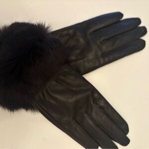Elegant Brown Leather Gloves with Fur Trim